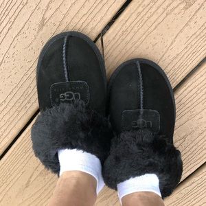 UGG SLIPPERS